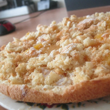 Рецепт Бисквитный пирог с персиками