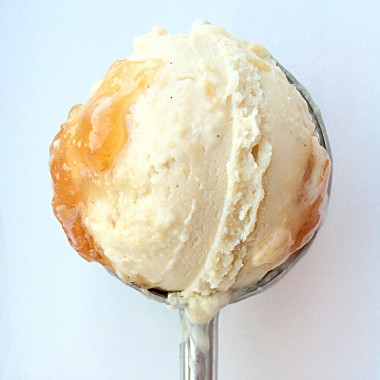 Рецепт Мороженое с кешью-пастой, ванилью и яблочным вареньем