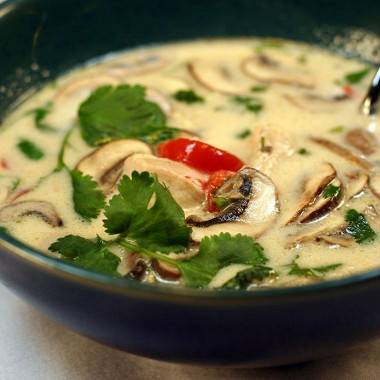 Рецепт Суп с курицей и шампиньонами «по-тайски»