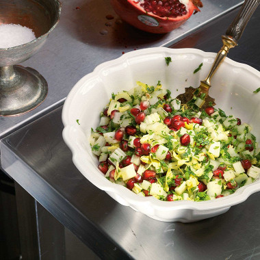 Рецепт Салат из зеленого сельдерея, петрушки и граната