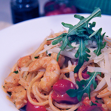 Рецепт Спагетти с анчоусами, креветками и морским языком