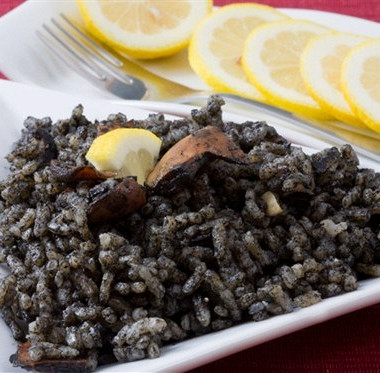 Рецепт Кальмар в чернилах с рисом