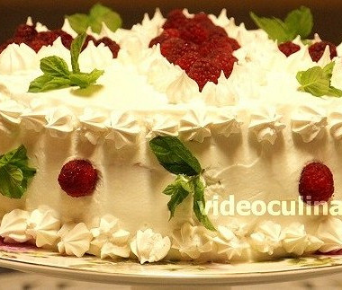 Рецепт Бисквитный торт со сливочным кремом