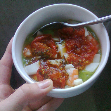 Рецепт Суп-пюре из кабачков с креветками, запеченными помидорами черри и козьим сыром