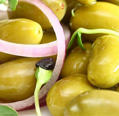 Рецепт Салат с луком и оливками