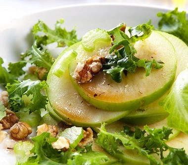 Рецепт Яблочный салат с фетой и мятой