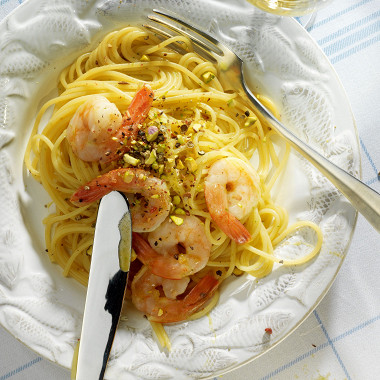 Рецепт Спагетти с креветками и фисташками