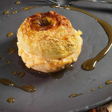 Рецепт Печеные яблоки с грецкими орехами, изюмом и медом