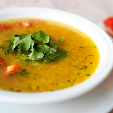 Рецепт Суп из чечевицы с имбирем, томатами и кинзой