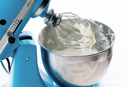 Фото приготовления рецепта: Торт «Принцесса» - шаг 2