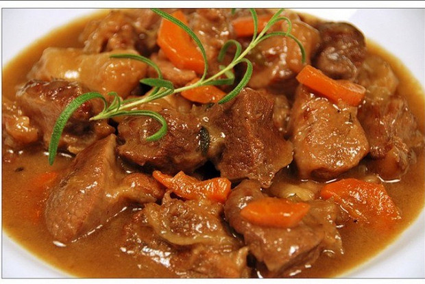 как приготовить нежное мясо гуляш из говядины как приготовить нежное мясо гуляш из говядины