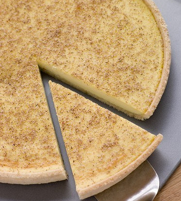 Творожная запеканка с курагой и изюмом