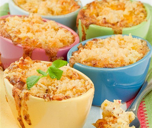 Закуска с пастой, сыром и мускатным орехом