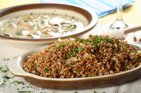 Гречневая каша со шпигом и луком