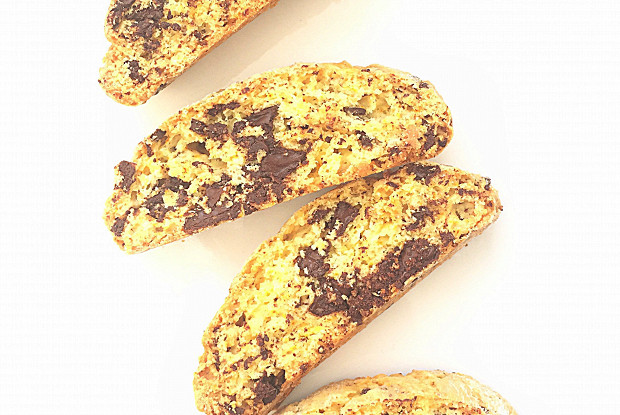 Бискотти с шафраном и горьким шоколадом