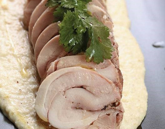 Карпаччо из цыпленка под соусом сациви