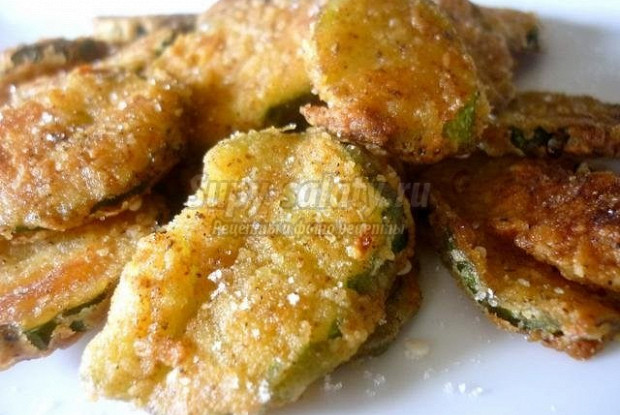 Жареные огурцы в кляре
