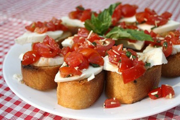 Брускетта с перцем, помидорами и соусом песто рецепт с фото, как приготовить на Webspoon.ru картинки Брускетта с перцем, помидорами и соусом песто рецепт с фото, как приготовить на Webspoon.ru картинки