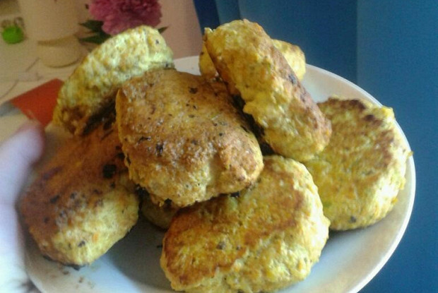 Салат с рукколой и креветками – рецепт приготовления с фото от Kulina.Ru Салат с рукколой и креветками – рецепт приготовления с фото от Kulina.Ru