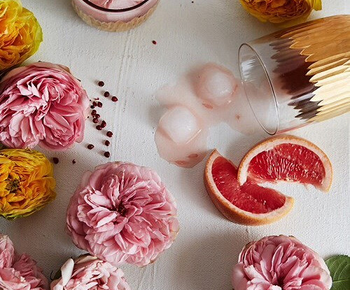 Розовый коктейль (Rose-infused)