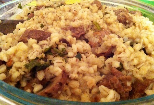 Перловая каша с мясом, грибами и овощами