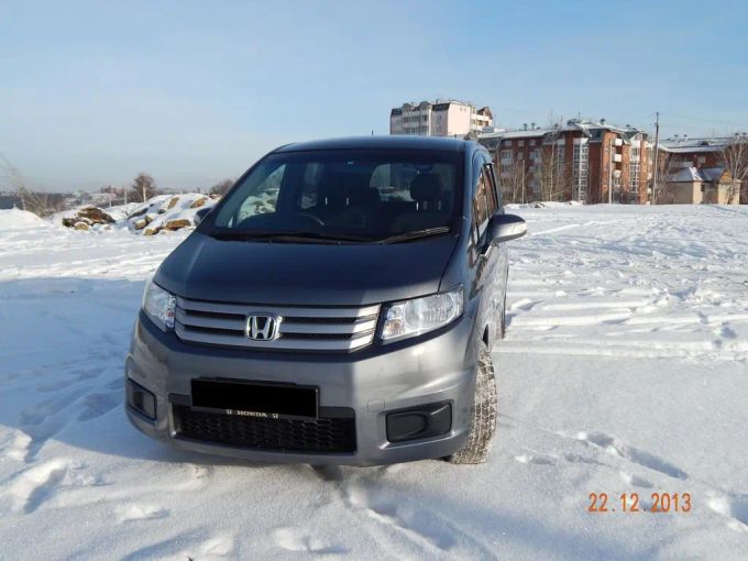 Honda Freed Spike 10гв в Минусинске, авто стоит